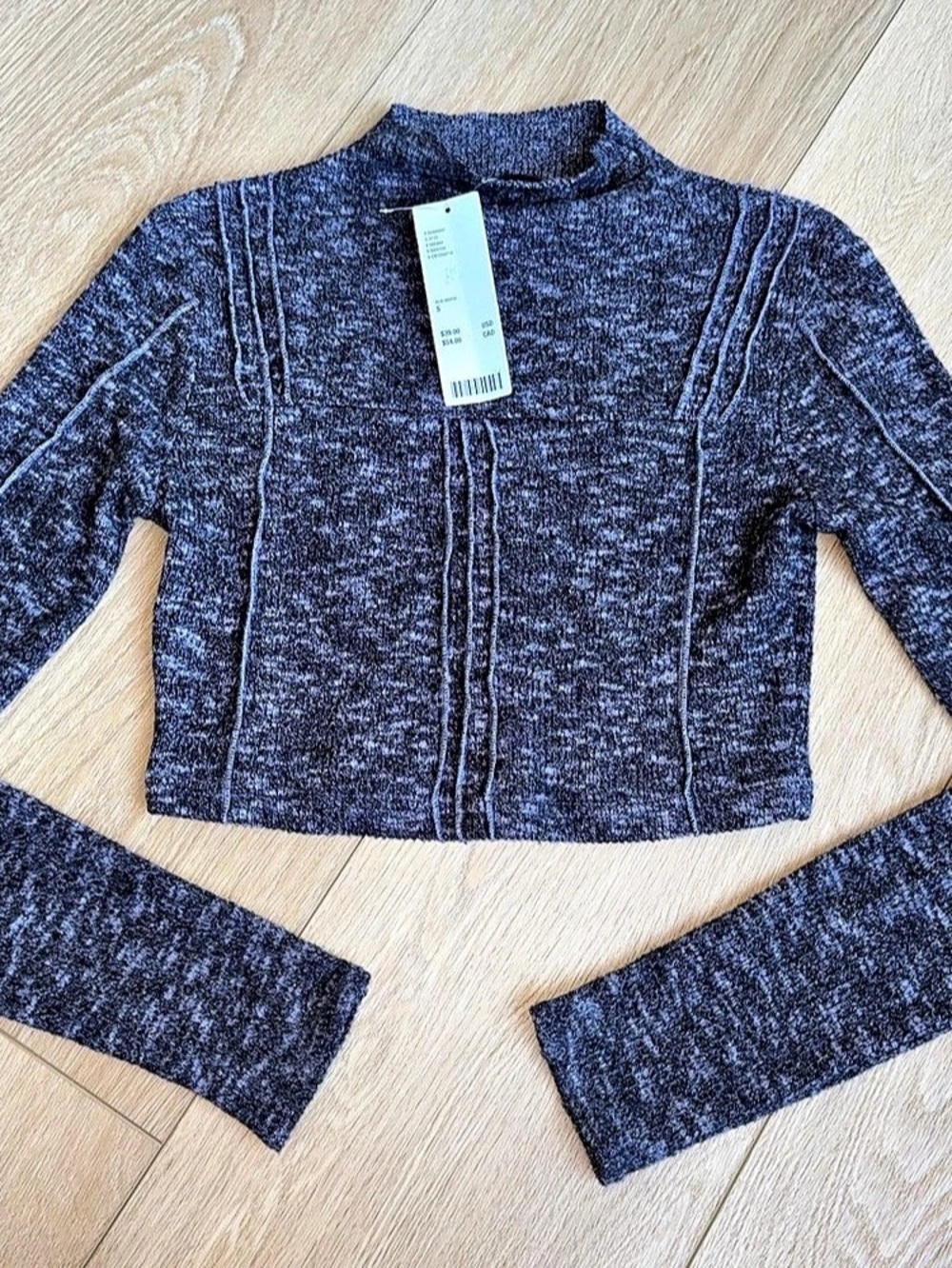 Urban Outfitters crop Shirt Size Small NWT